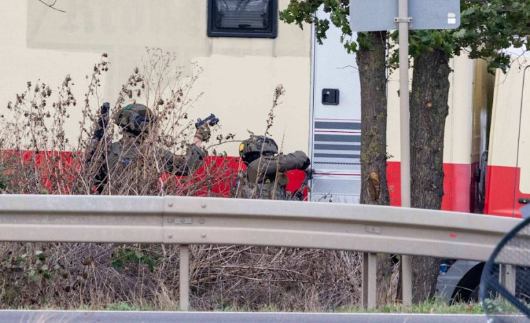 SEK-Einsatz am Hambacher Forst: Zugriff auf Lkw des Verdächtigen