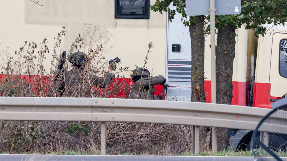 SEK-Einsatz am Hambacher Forst: Zugriff auf Lkw des Verdächtigen