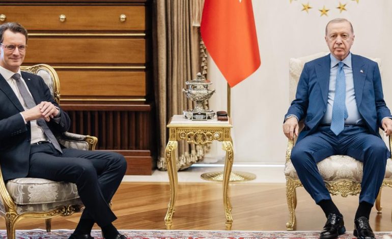 Wüst besucht Türkei und trifft Erdogan