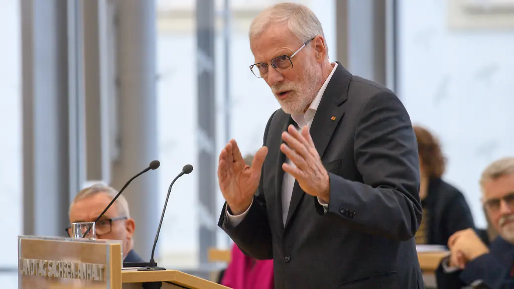 Informationseinschränkungen bei AfD-Regierung in Sachsen-Anhalt diskutiert
