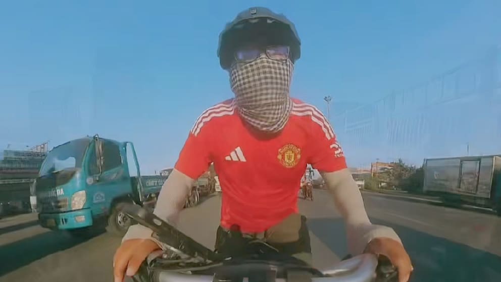 Vietnamesischer Fan radelt von Vietnam nach Old Trafford