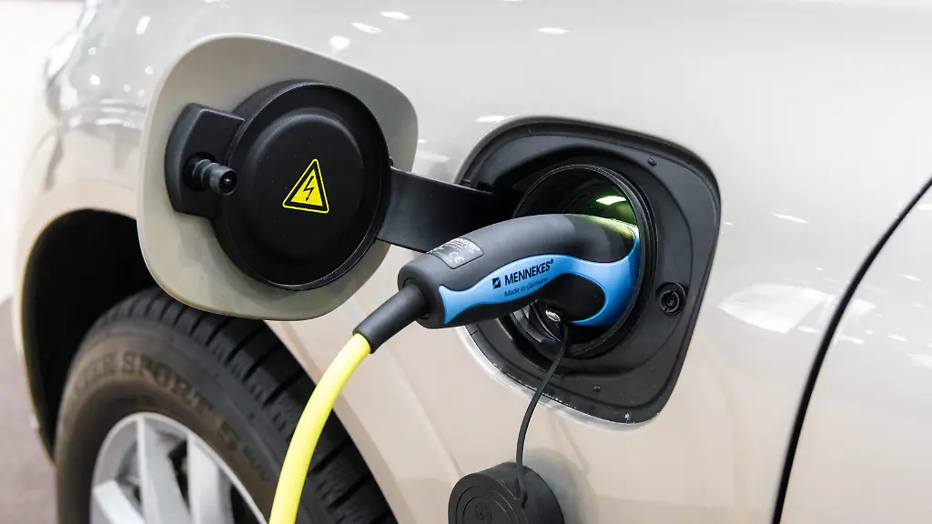 Plug-in-Hybride emittieren mehr Emissionen als erwartet