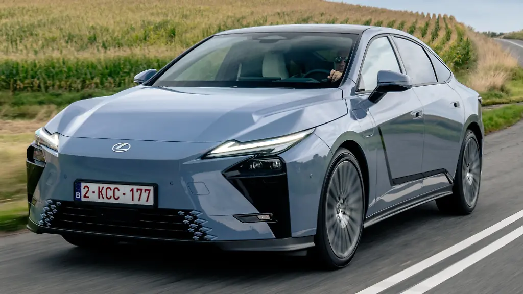 Lexus stellt neue Generation des ES vor: Zum ersten Mal auch elektrisch