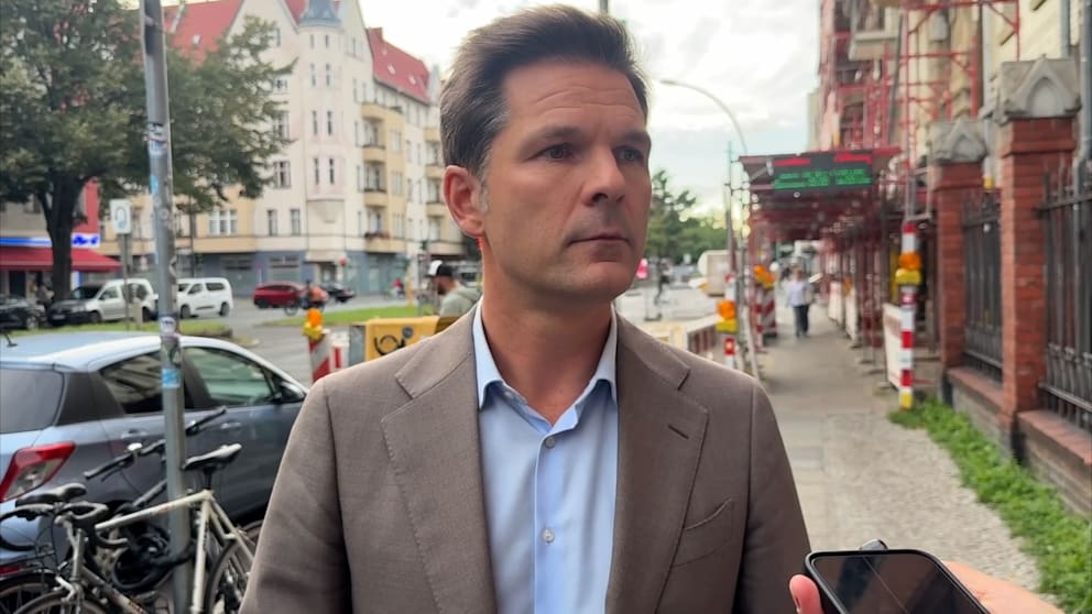 Steffen Krach spricht über die Razzia in seiner Wohnung