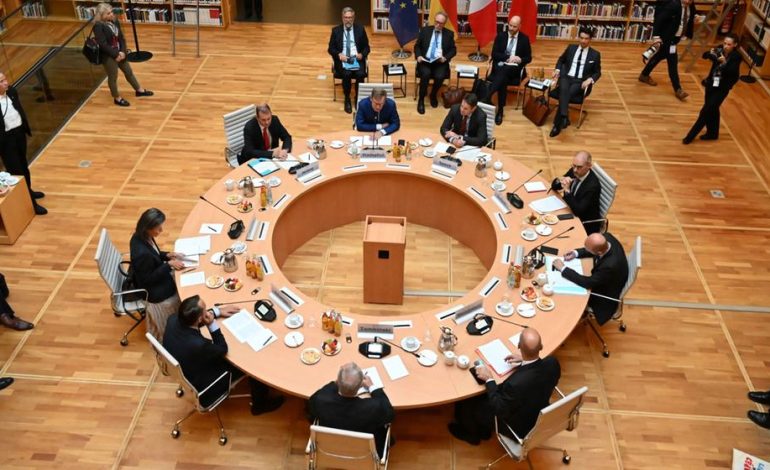 Außenministertreffen in Weimar: Unterstützung für Ukraine trotz Spannungen