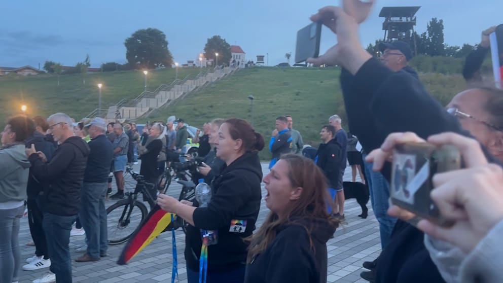 Proteste gegen Friedrich Merz bei Wahlkampfauftritt