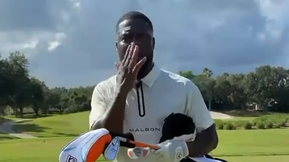 LeBron überrascht Kevin Hart mit Golfgeschenk