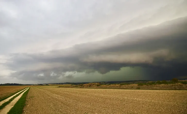 Herbstwetter: Regenfront und Temperatursturz in Deutschland