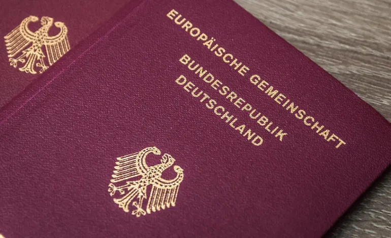 Betrüger erlangten Staatsbürgerschaft durch gefälschte Biografien