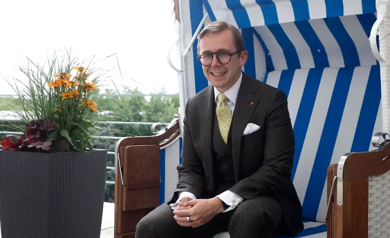 Philipp Amthor trennt sich von Strandkorb im Kanzleramt