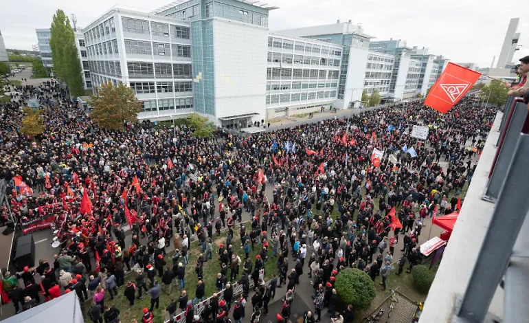 Proteste gegen Jobabbau bei Mercedes: Werksschließungen drohen