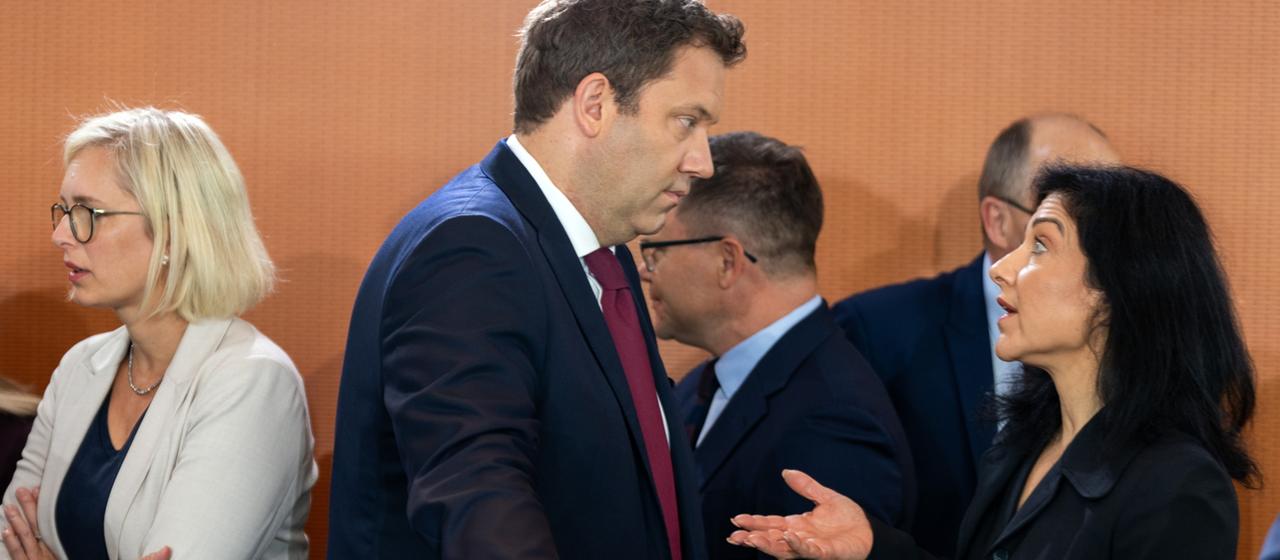 Analyse der Steuerreform und die Kritik innerhalb der Koalition