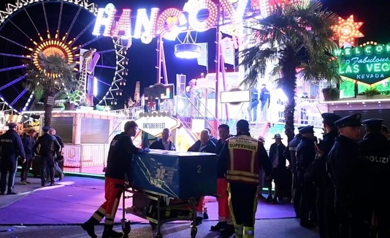 Unfall auf dem Oktoberfest: Sicherheitsmitarbeiter an Fahrgeschäft betroffen