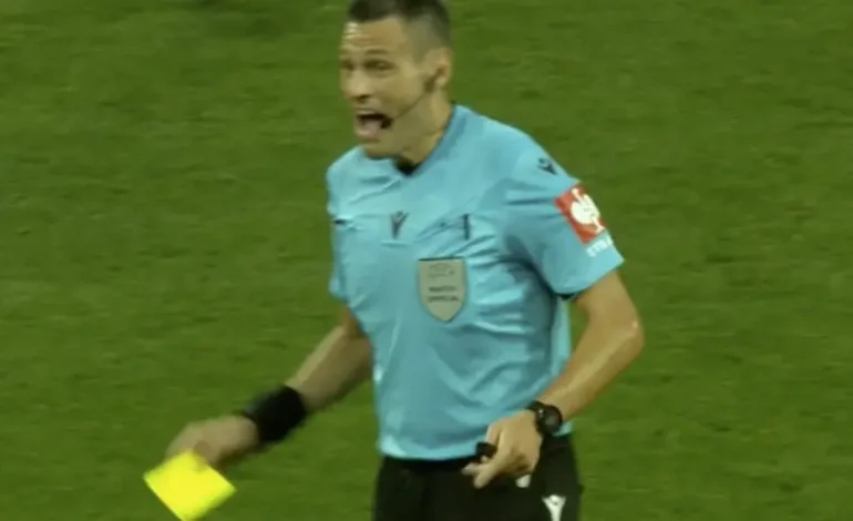 Verwechslung der Karten im Spiel Portugal gegen Norwegen