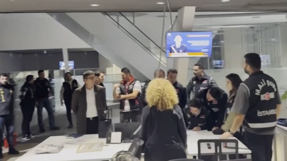 Polizeirazzia bei Halk TV in Istanbul