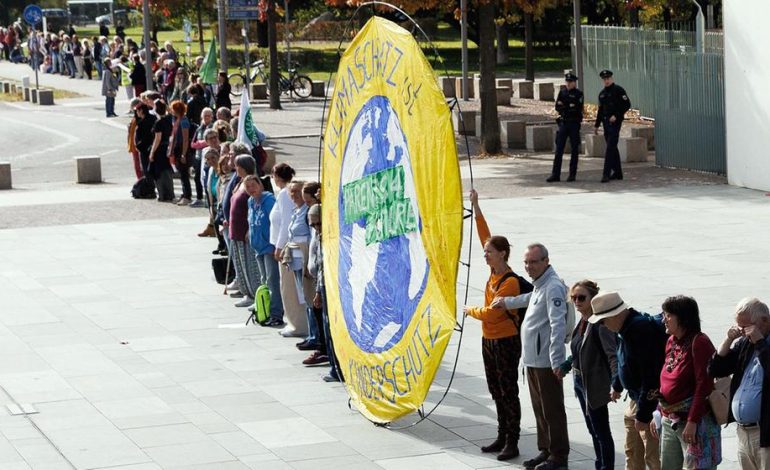 Demonstrationen für Klimaschutz in über 100 Städten