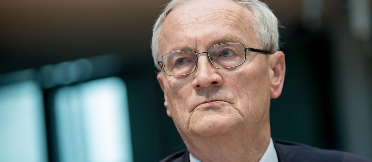 Entscheidung über U-Haft für Ex-BND-Chef Hanning