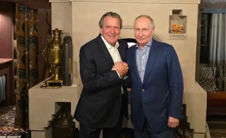 Schröder besucht Putin zum Geburtstag in Moskau