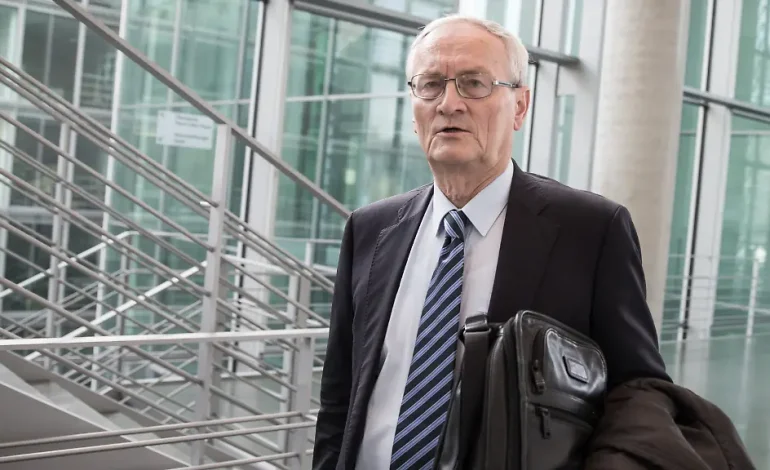 Ehemaliger BND-Chef wegen Spionageverdachts festgenommen