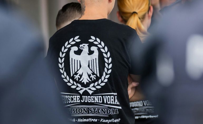 Umgang mit rechtsextremer Radikalisierung im Freundeskreis