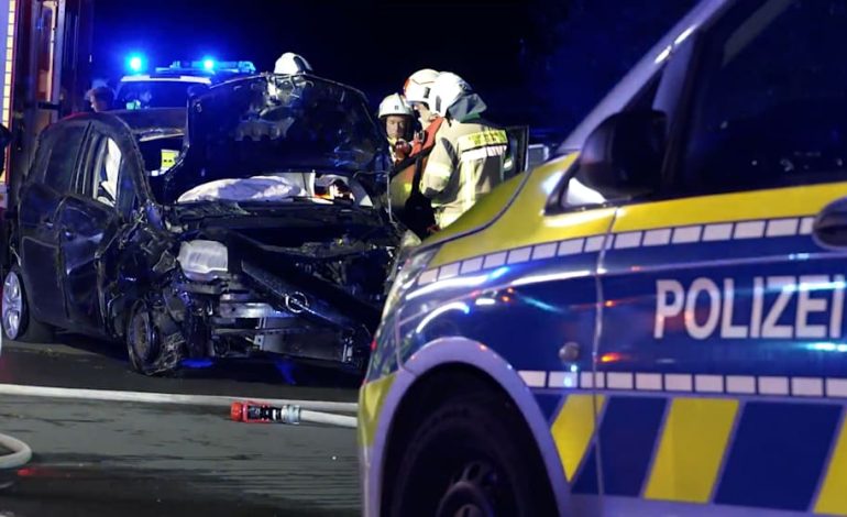Geisterfahrer auf der A31: Schrottfahrzeug nach Unfall