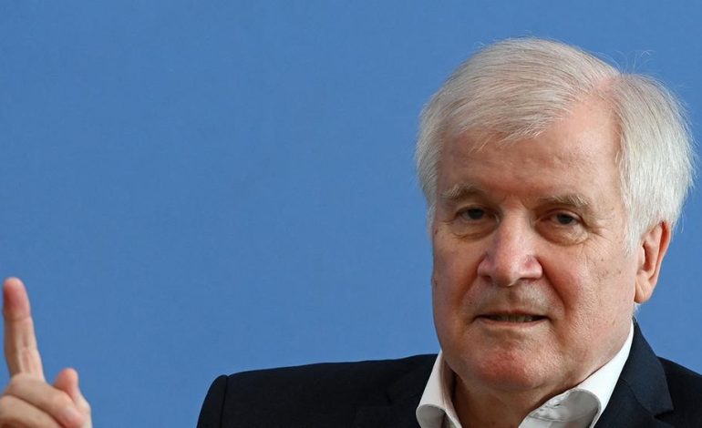 Kritik von Ex-CSU-Chef Seehofer an Kanzler Merz