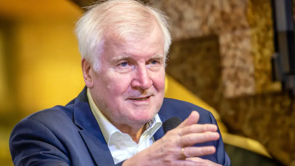 Seehofer kritisiert Merz und die schwarz-rote Koalition