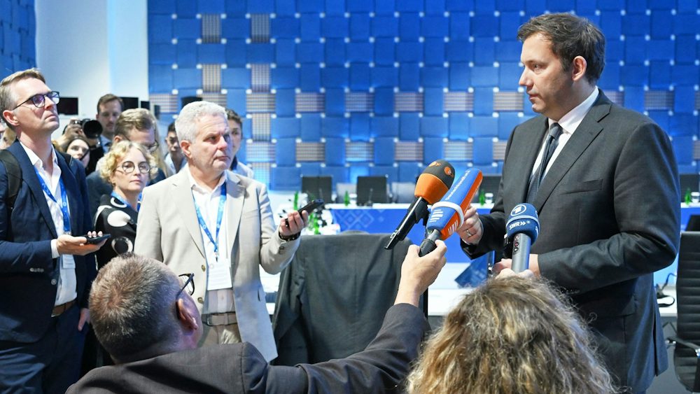 Lars Klingbeils Reise voller Herausforderungen
