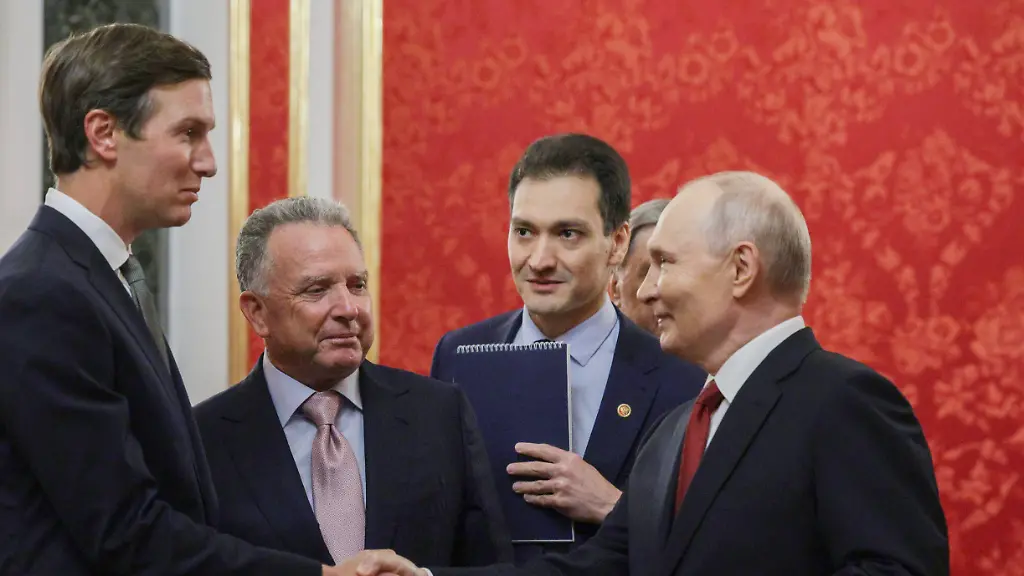Ukraine-Friedensgespräche und Öl-Deal-Verbindung