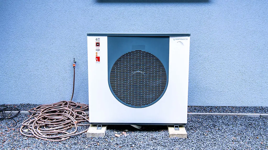 Pflege der Wärmepumpe im Herbst