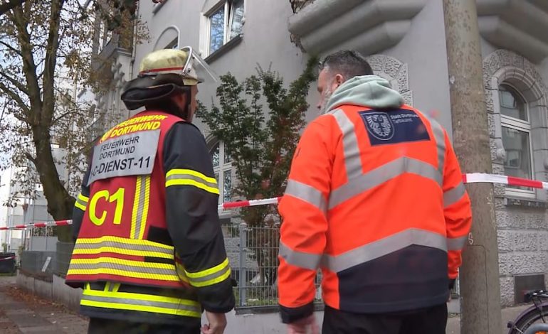 Gefährliche Situation in Dortmund: Fassadenteile stürzen herab