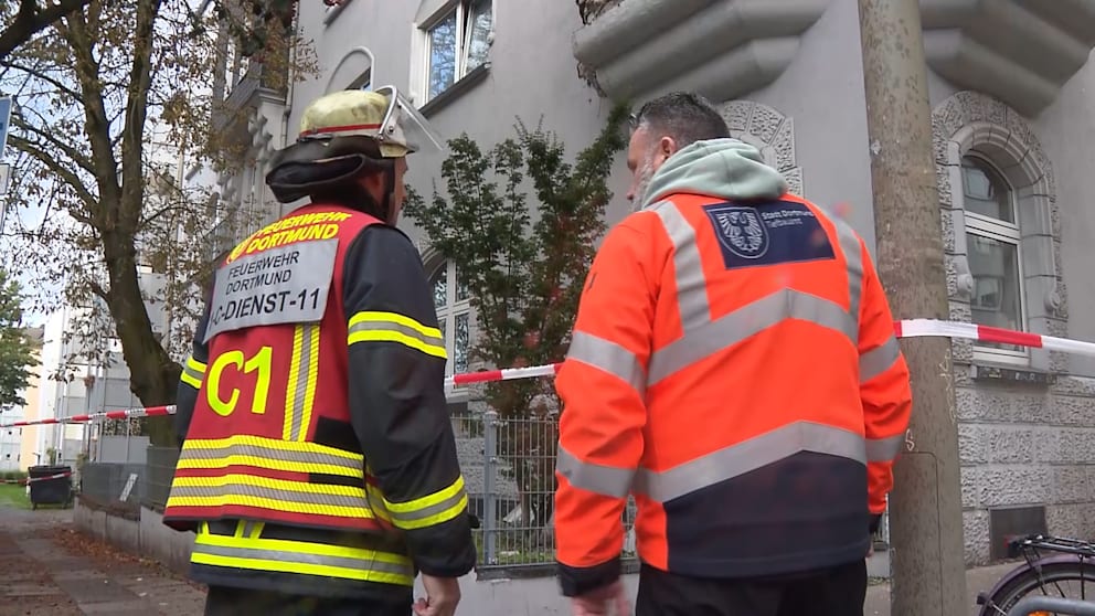 Gefährliche Situation in Dortmund: Fassadenteile stürzen herab