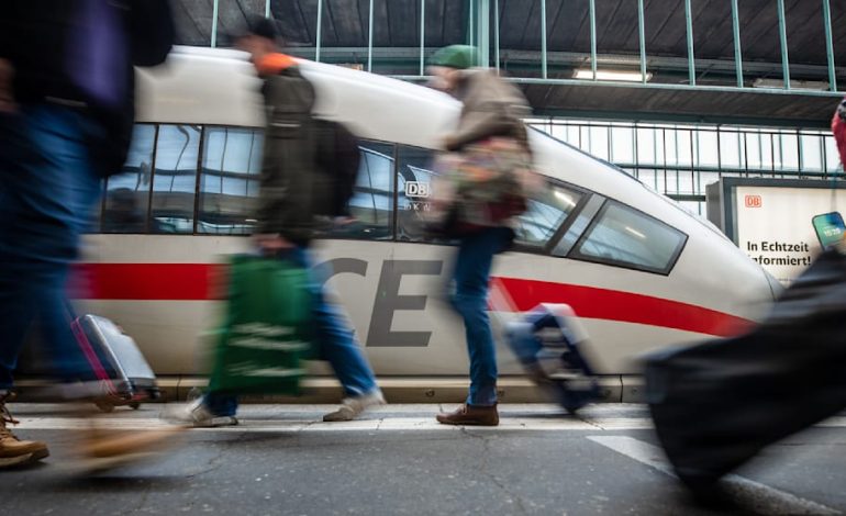 Bahn lockt mit Weihnachtsangeboten