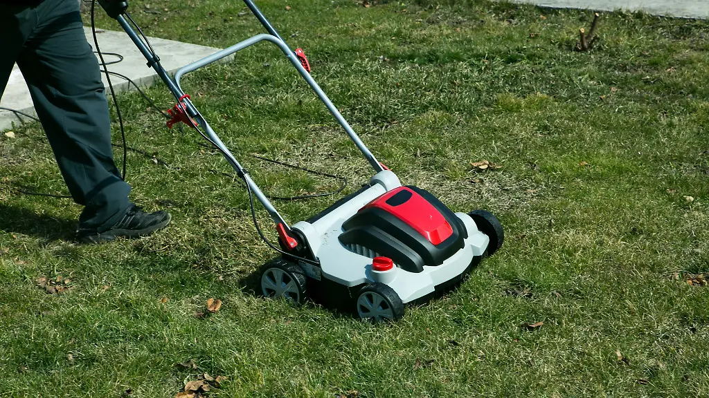 Rasenpflege im Herbst: So machen Sie Ihren Rasen fit für den Winter