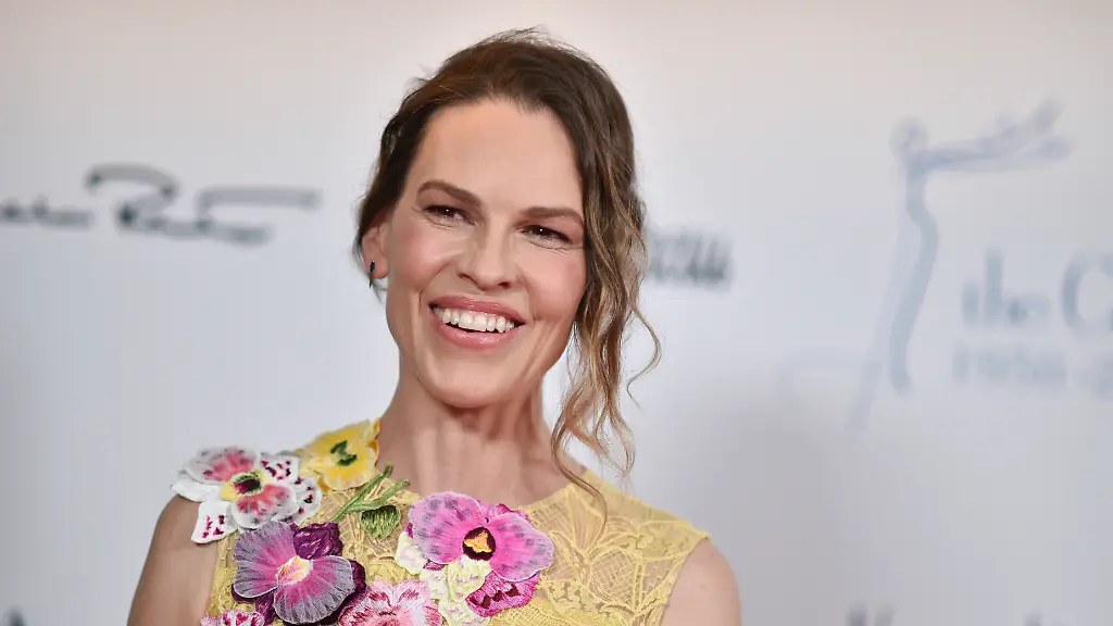 Hilary Swank spricht über weitere Schwangerschaft im Alter von 52 Jahren