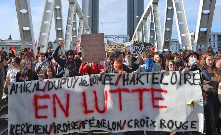 Massive Proteste von Schülern in Frankreich: Forderungen nach besseren Lernbedingungen