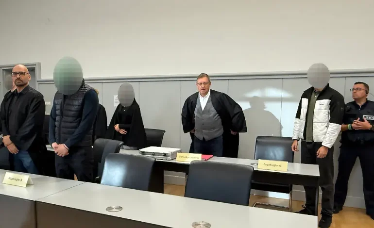 Vandalismus im Auftrag Putins? Mutmaßliche „Wegwerf-Agenten“ verurteilt
