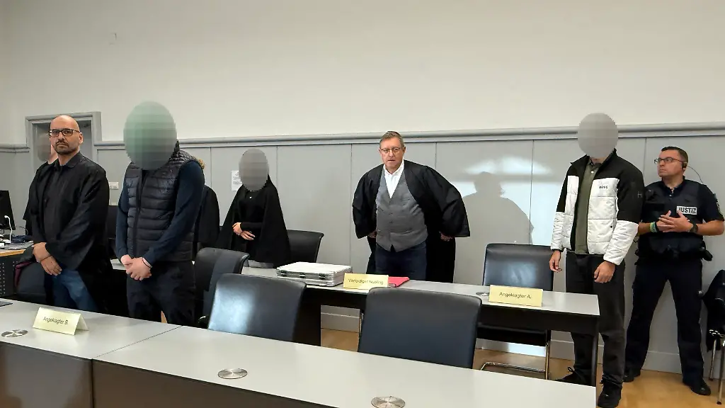 Vandalismus im Auftrag Putins? Mutmaßliche „Wegwerf-Agenten“ verurteilt