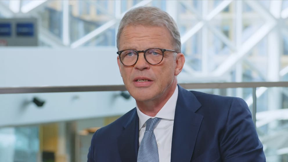 Deutsche-Bank-Chef kritisiert Tankrabatt