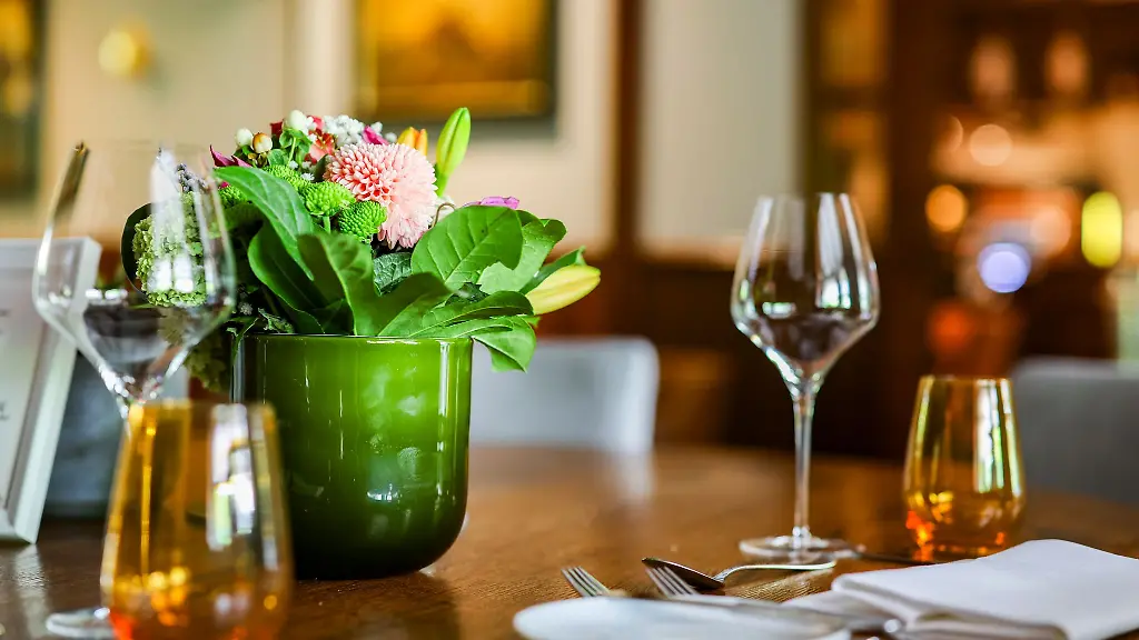Wer muss die Restaurantrechnung zahlen?
