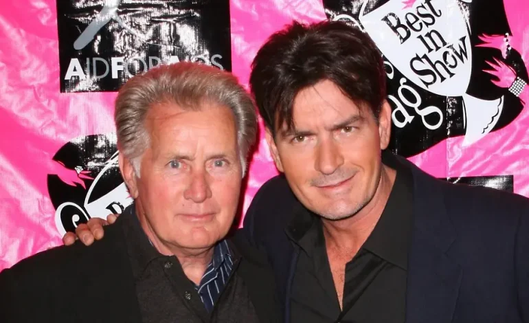Martin Sheen unterstützt Charlie beim Serien-Comeback