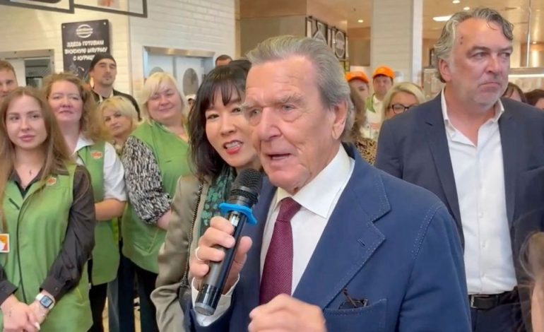 Schröder umgeht Sanktionen durch Beratervertrag