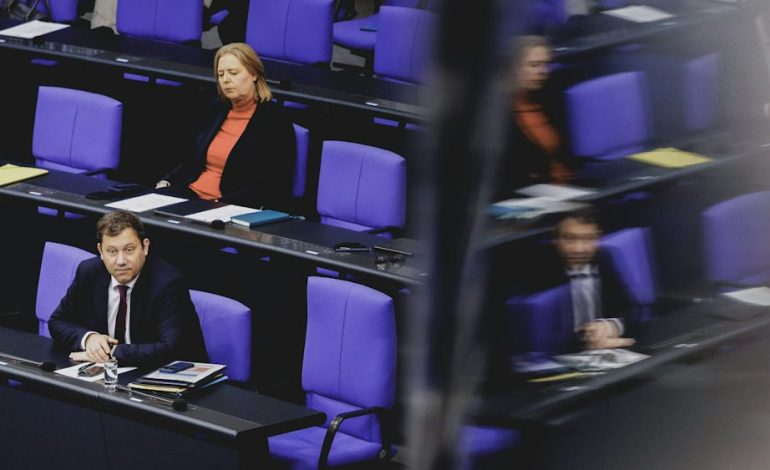 SPD-Führung unter Druck: Klingbeils Appell zur Erneuerung