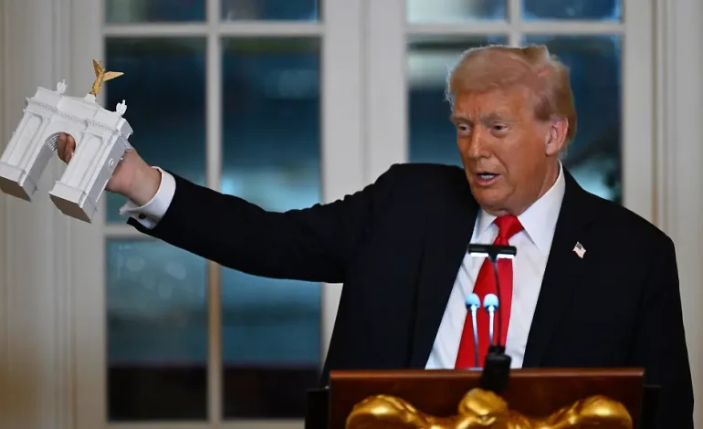 Klage gegen Baupläne: Widerstand gegen Trumps Triumphbogen