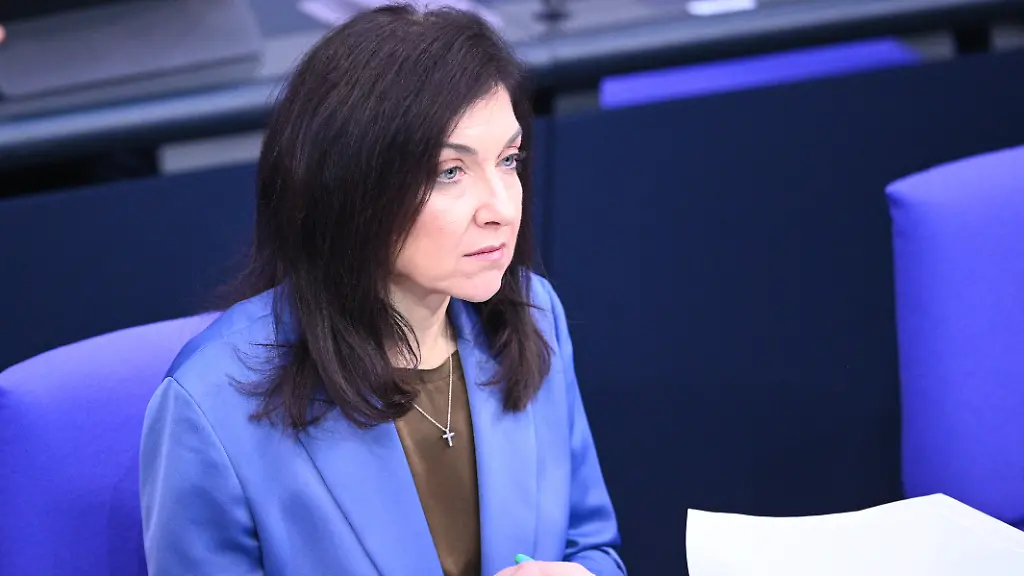 Antisemitismus und Enteignung: Ministerin muss Instagram-Post löschen
