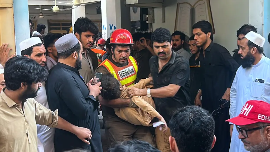Dacheinsturz in Pakistan fordert zahlreiche Opfer