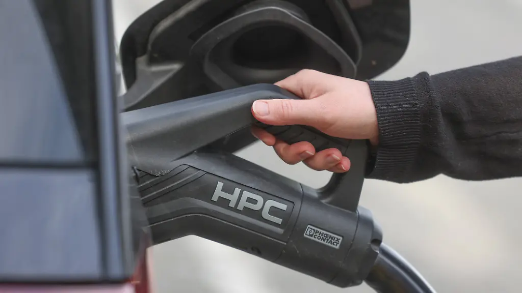 E-Auto-Prämie übertrifft Erwartungen mit über 100.000 Auszahlungen