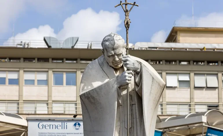 Papst Leo erfolgreich an Lunge operiert